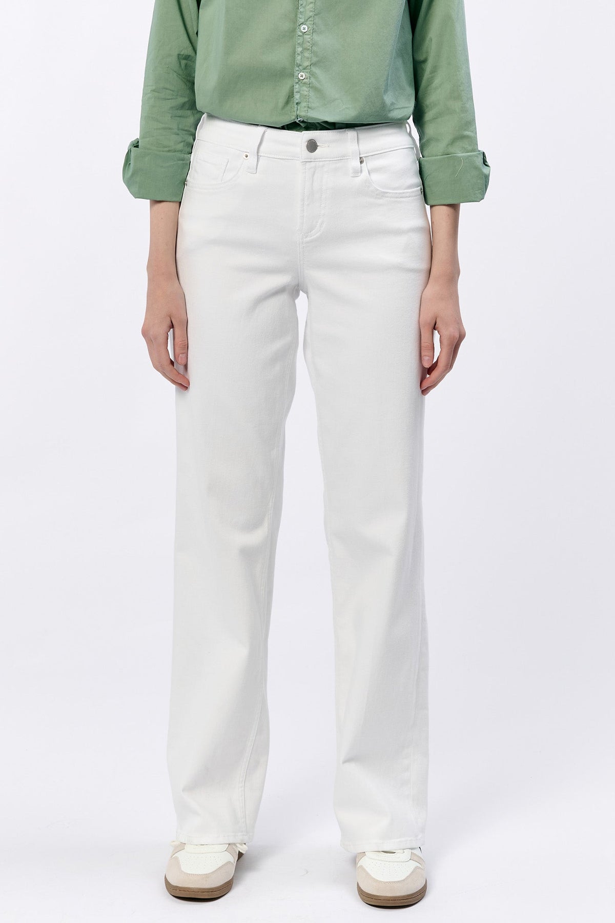 Taylor Straight Leg Jean