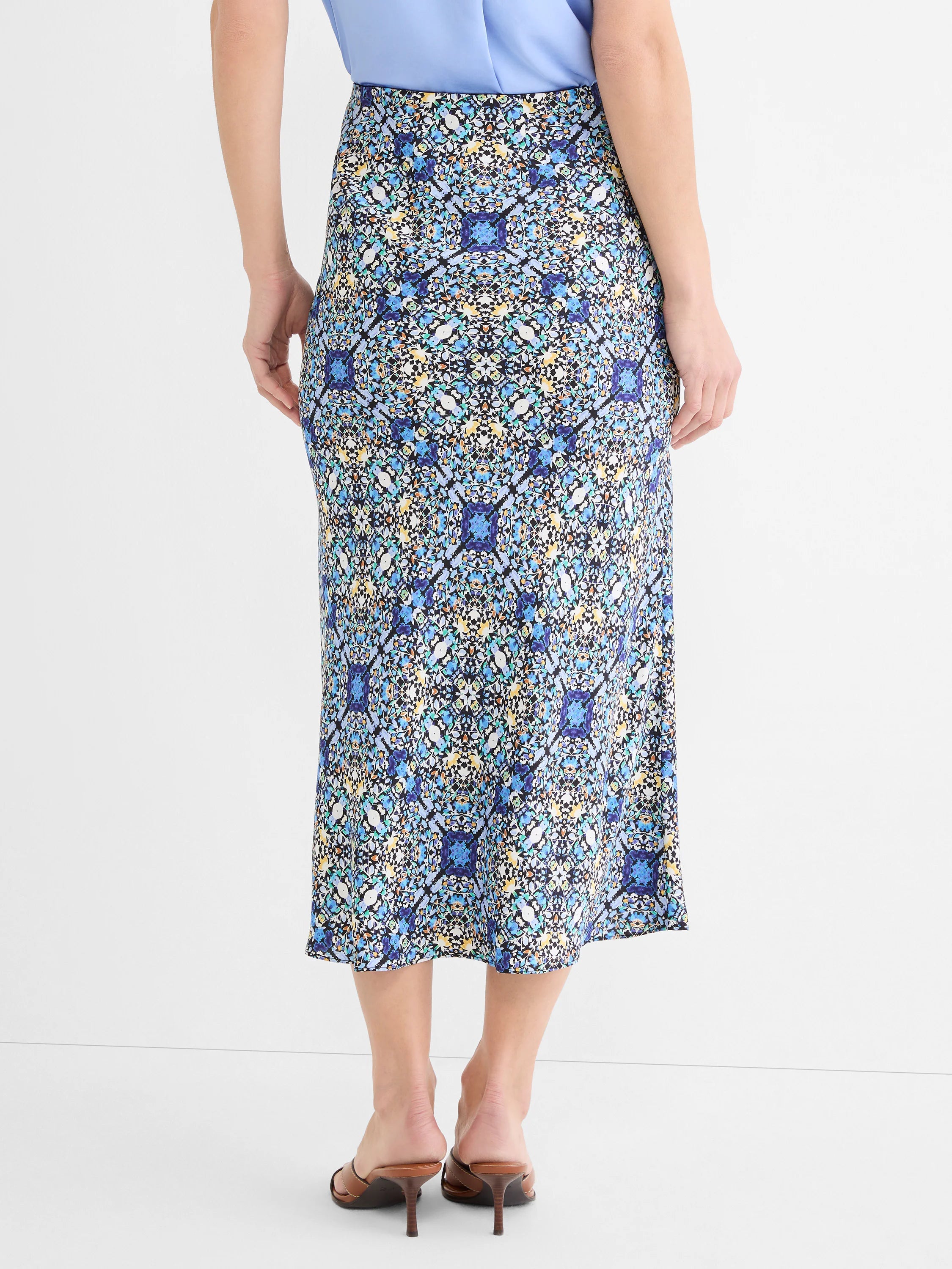 Filagree Tile Slip Skirt